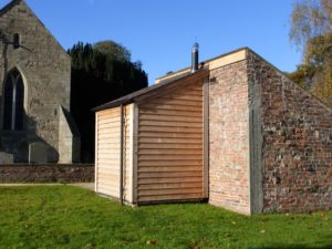 Lean-to toilet building at All Saints, Thirsk